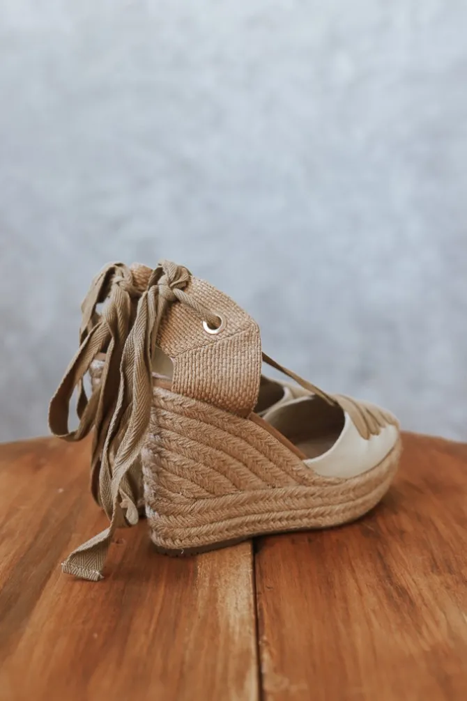 Alpargata de cuña con lazo camel