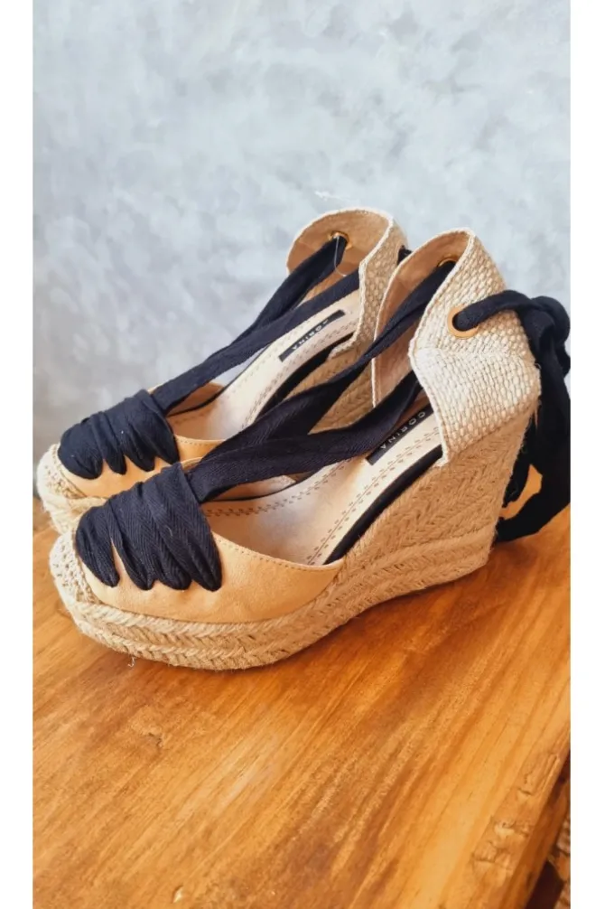 Alpargata de cuña con lazo beige y negro