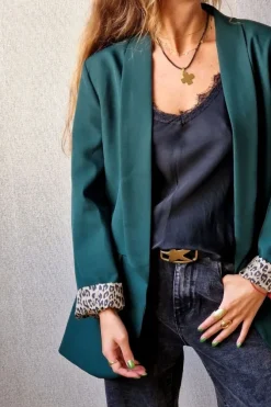 Americana con detalle animal print verde