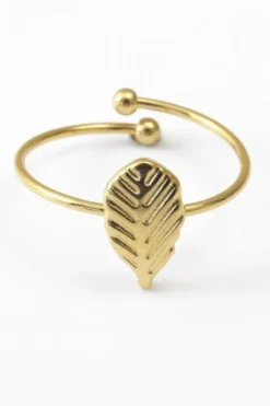 Anillo ajustable de acero dorado hoja
