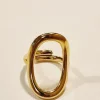 Anillo dorado de acero grande