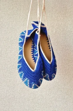Bailarinas crochet azul con lazo blanco