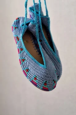 Bailarinas crochet con lazo azul