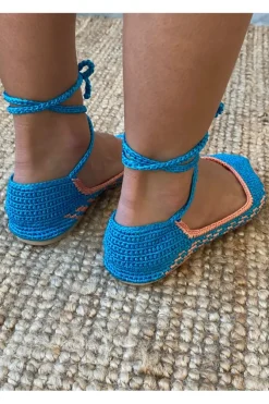 Bailarinas crochet con lazo azul y rosa