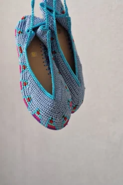 Bailarinas crochet con lazo azul