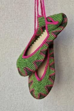 Bailarinas crochet con lazo verde y fucsia
