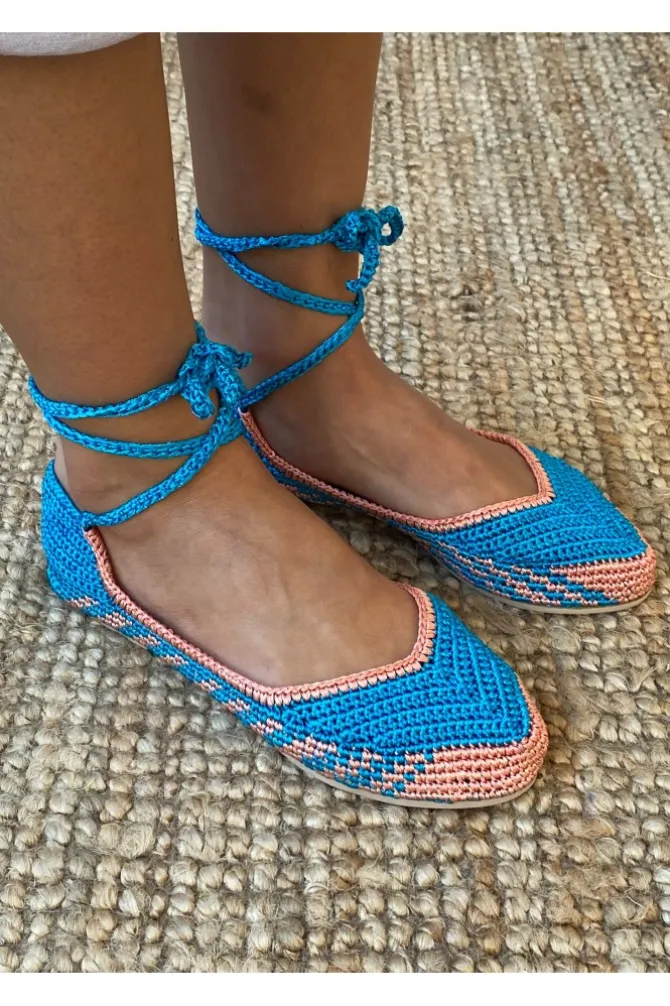 Bailarinas crochet con lazo azul y rosa