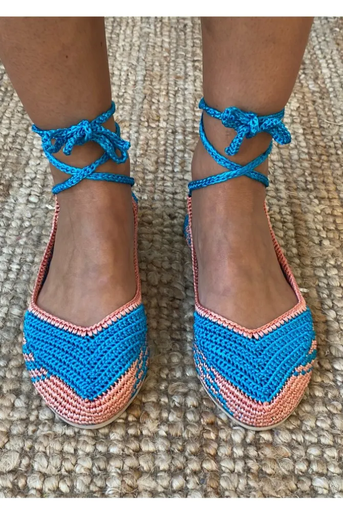 Bailarinas crochet con lazo azul y rosa
