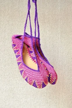 Bailarinas crochet rosa con lazo morado