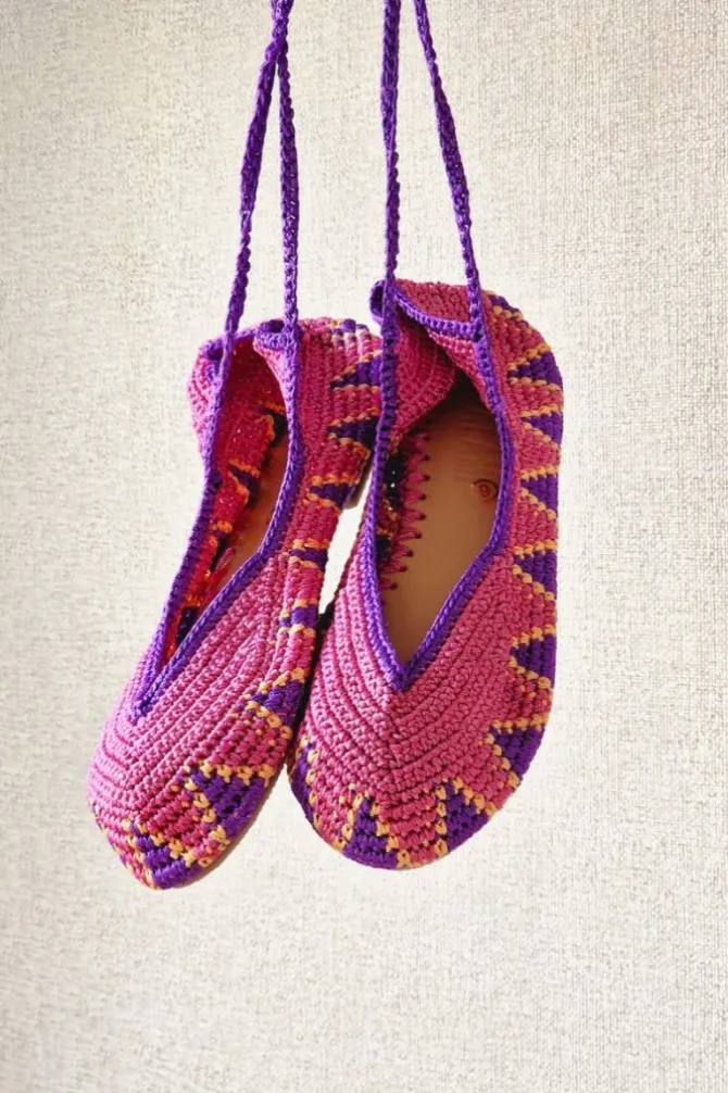 Bailarinas crochet rosa con lazo morado