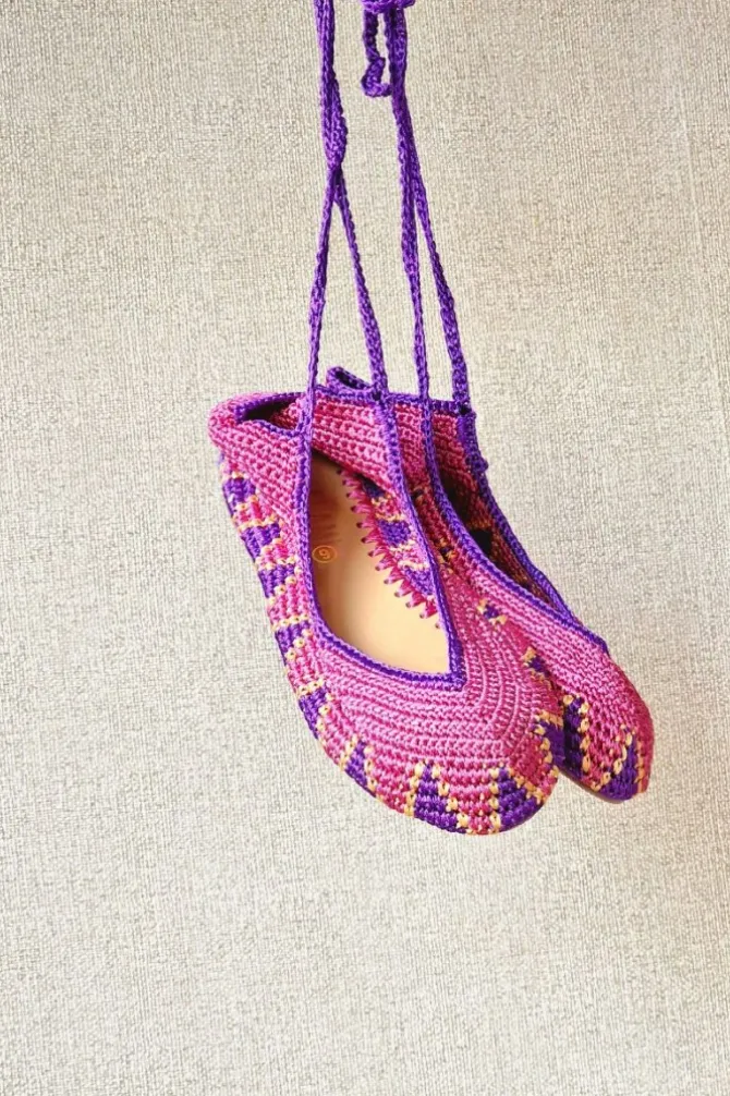 Bailarinas crochet rosa con lazo morado