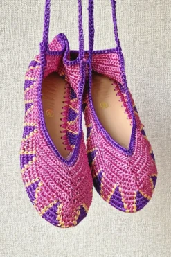 Bailarinas crochet rosa con lazo morado