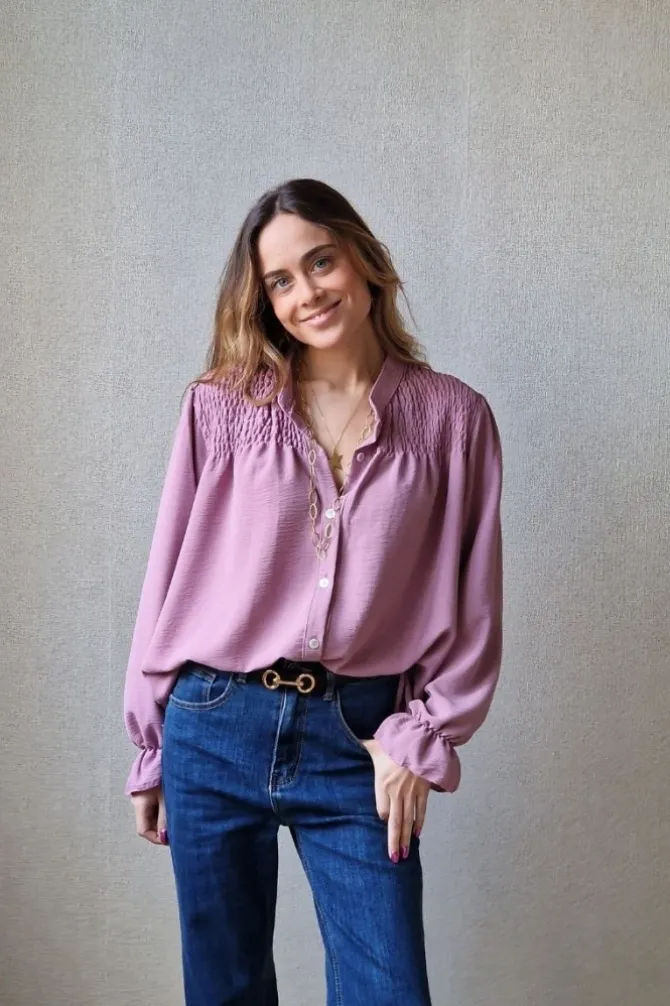 Blusa con botones rosa