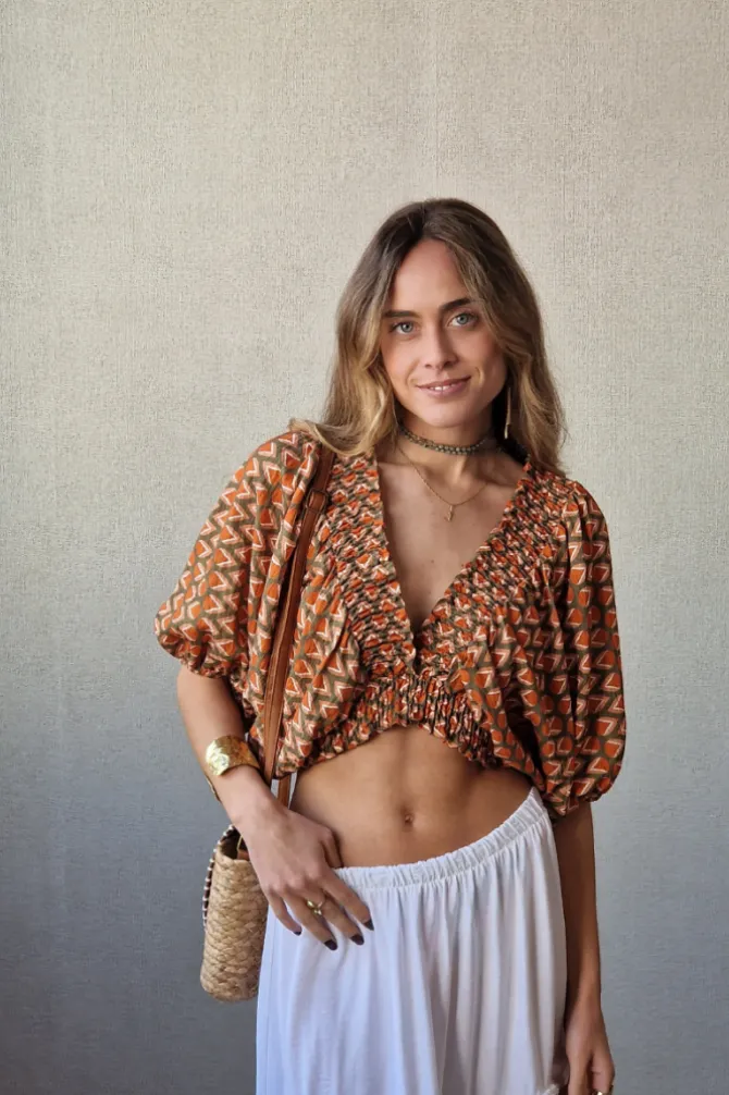Blusa corta goma naranja y verde