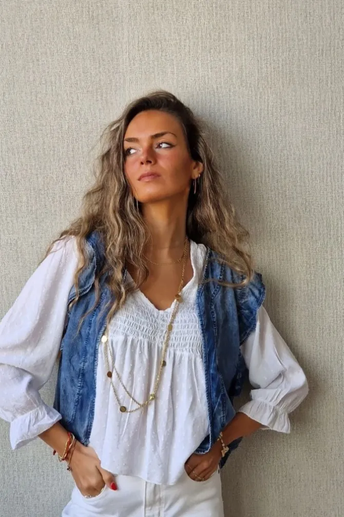 Blusa cuello pico con detalles lurex blanco