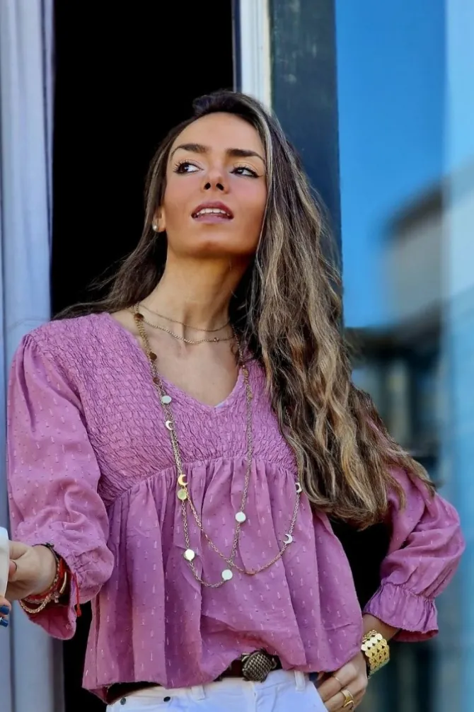 Blusa cuello pico de rayas lurex lila