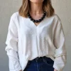 Blusa de cuello pico básica blanca