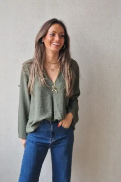 Blusa de cuello pico básica verde