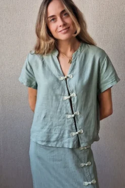 Blusa de lino cuello Mao verde