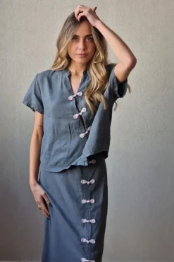 Blusa de lino cuello Mao gris