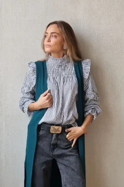 Blusa de rayas con escote fruncido y volate en la manga negro
