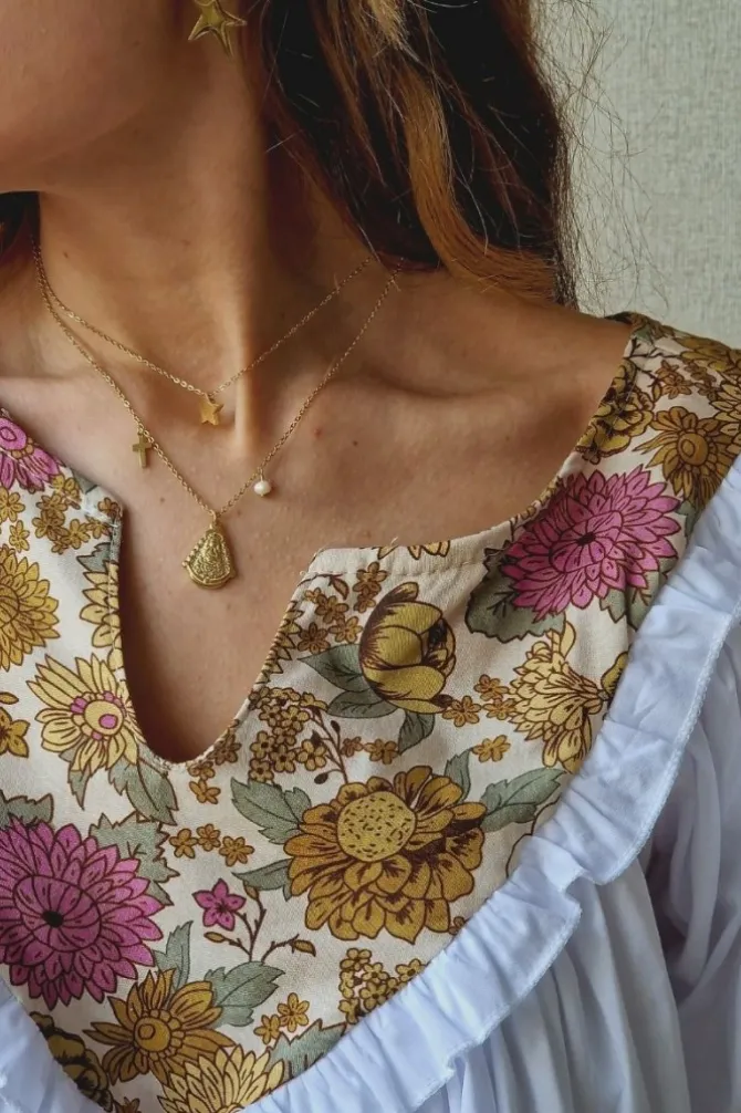 Blusa escote flores