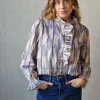 Blusa estampado de rayas y volante gris