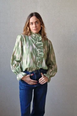 Blusa estampado de rayas y volante verde