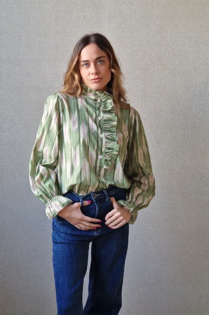 Blusa estampado de rayas y volante verde
