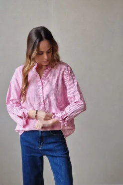 Blusa rayas con botones fucsia
