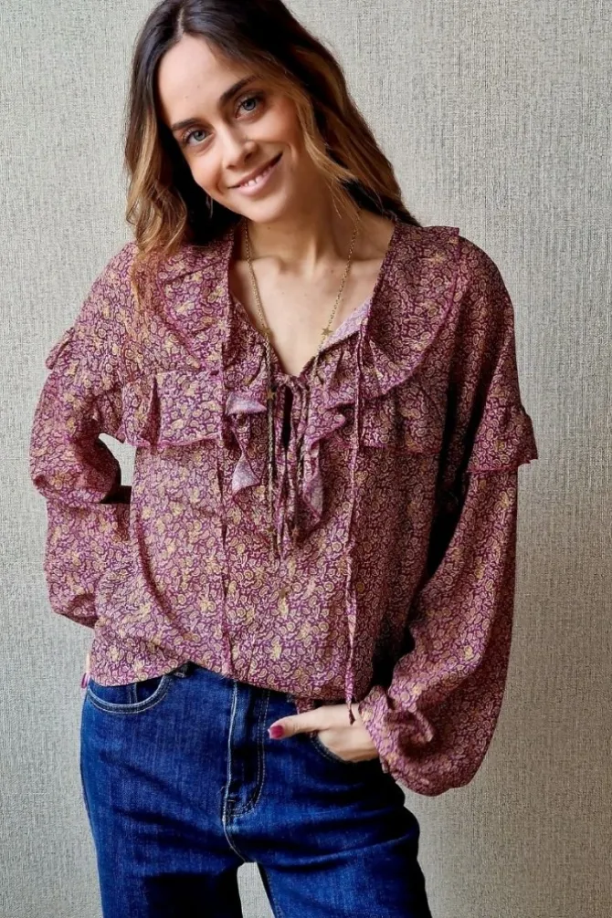 Blusa tipo gasa de flores berenjena