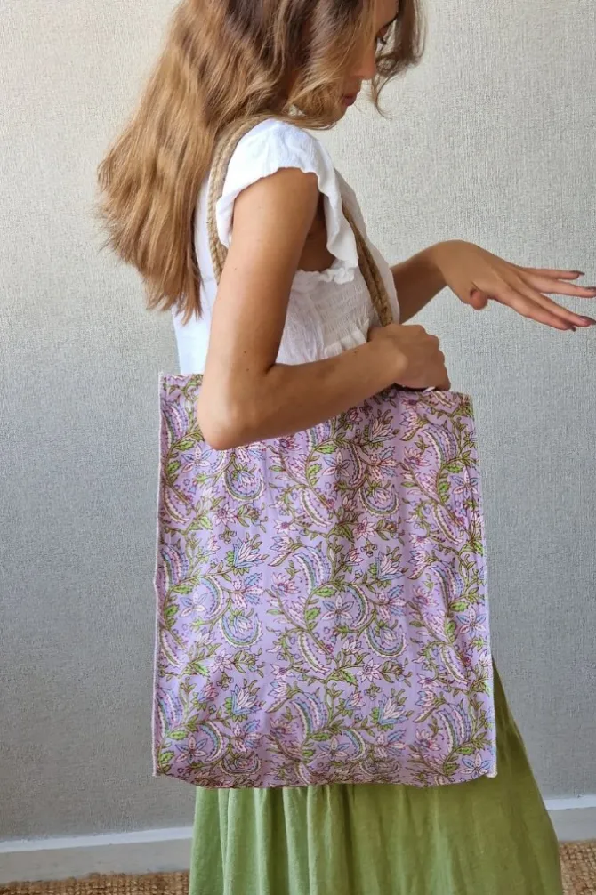 Bolsa de yute color rosa y pistacho con telas estampadas