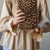Bolso bandolera tachas animal print beige