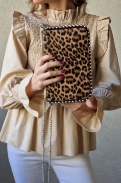 Bolso bandolera tachas animal print beige