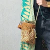 Bolso bombonera camel y dorada