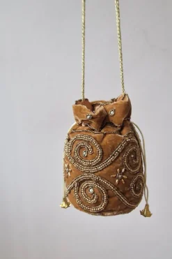 Bolso bombonera camel y dorada
