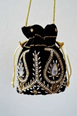 Bolso bombonera negro y dorada