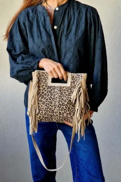 Bolso de ante con flecos y animal prit