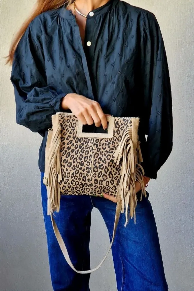 Bolso de ante con flecos y animal prit