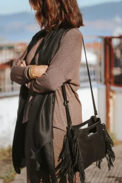 Bolso de ante con flecos negro