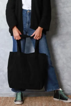 Bolso de pana negro con opción de personalizarlo