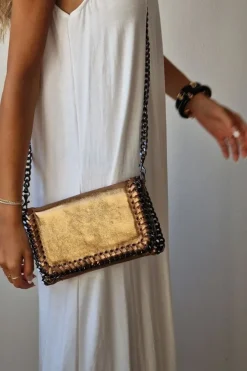 Bolso de piel con cadena dorado night