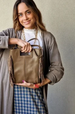 Bolso de piel con flecos topo