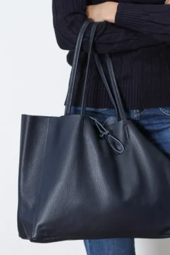 Bolso de piel modelos shopping azul marino con opción de personalizarlo
