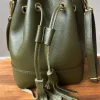 Bolso de piel tipo bombonera verde militar