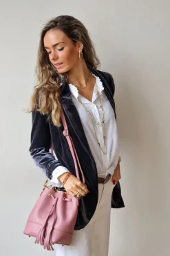 Bolso de piel tipo bombonera rosa