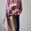 Bolso de piel trenzada topo