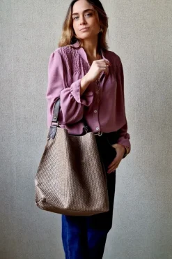 Bolso de piel trenzada topo