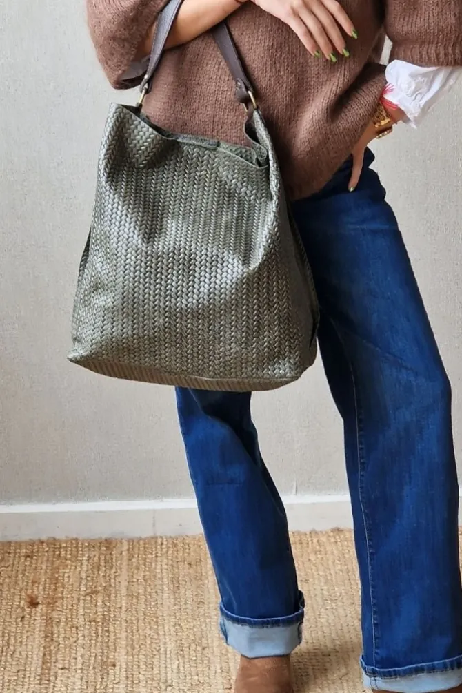 Bolso de piel trenzada verde