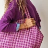 Bolso de tela acolchado con estampado de cuadros
